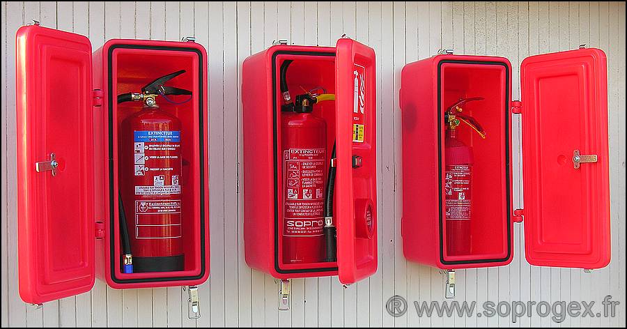 Gu�rites et armoires �tanches pour la protection des extincteurs