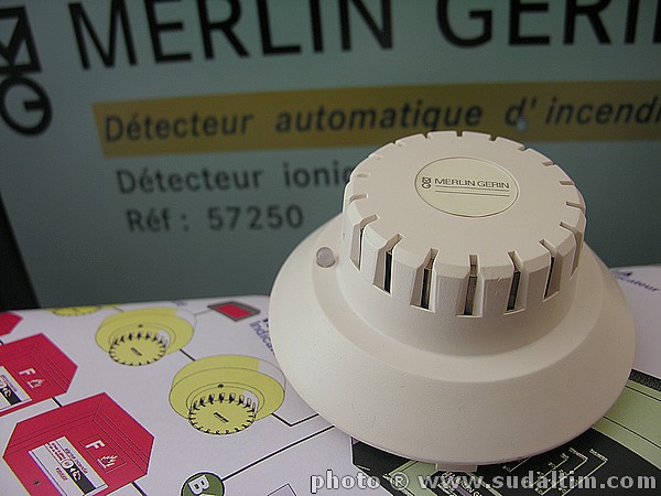 MERLIN GERIN DI 100 Dtecteur ionique de fume conventionnel