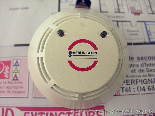 MERLIN GERIN DI 200 DFCI Dtecteur de Fume conventionnel  Chambre  Ionisation