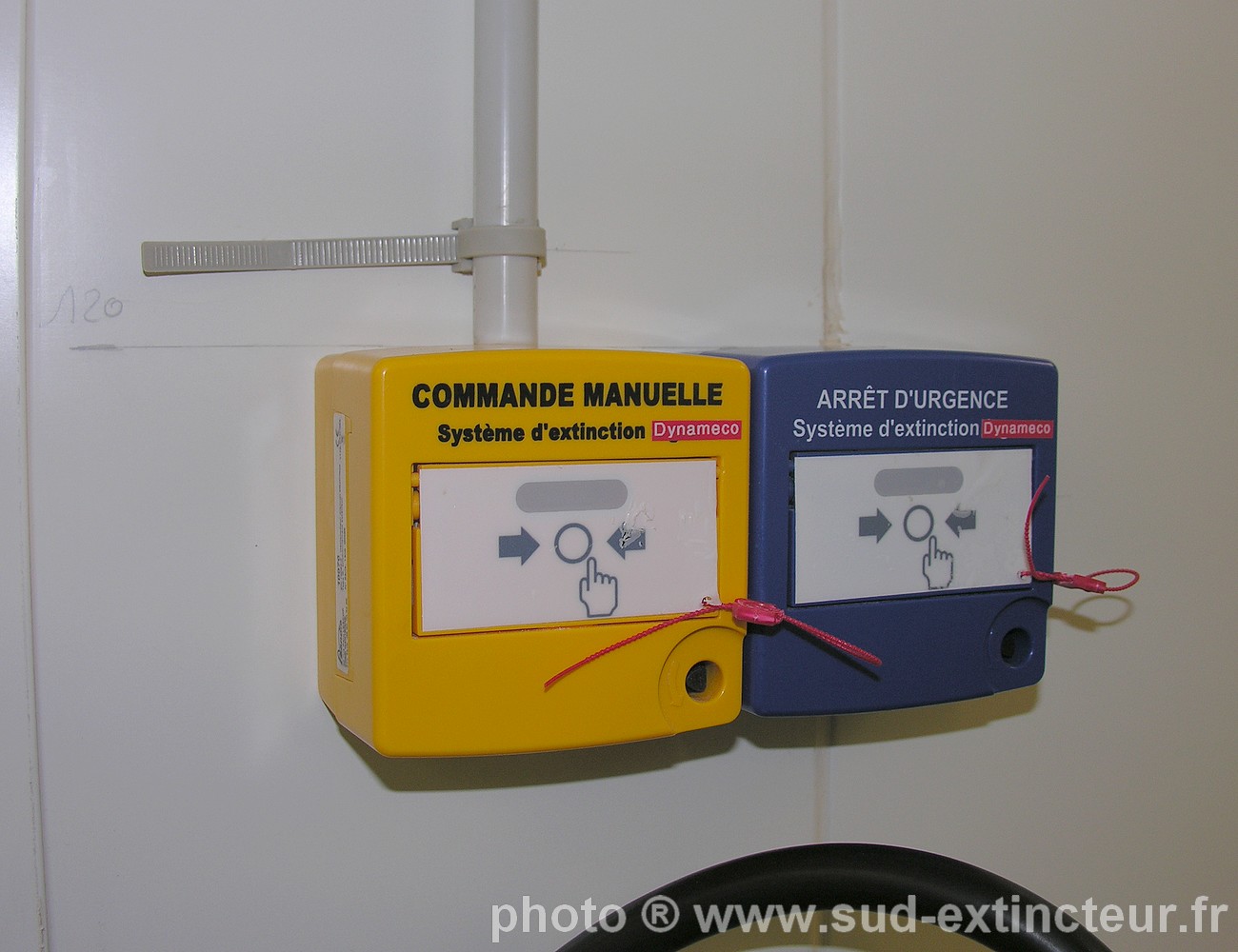 Déclencheur Activation Manuelle et bouton d'Arrêt d'Urgence associés à la centrale